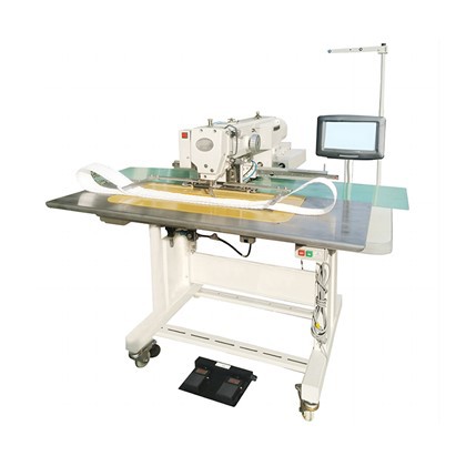 رایانه متصل به چرخ خیاطی اتوماتیک